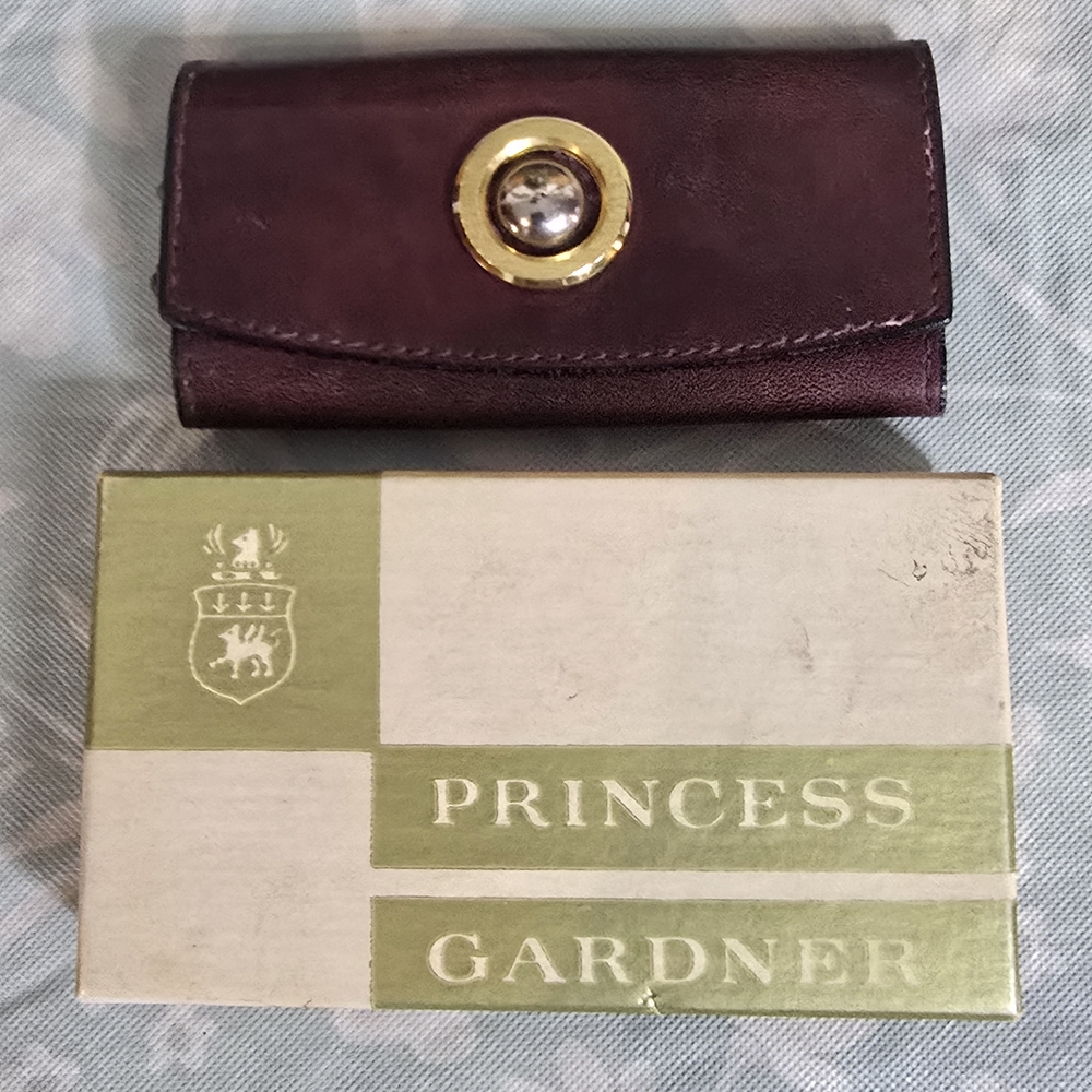 Princess Gardner Vintage Leather Key Holder Dark Brown with Gold Accent Italy - Picture 2 of 7